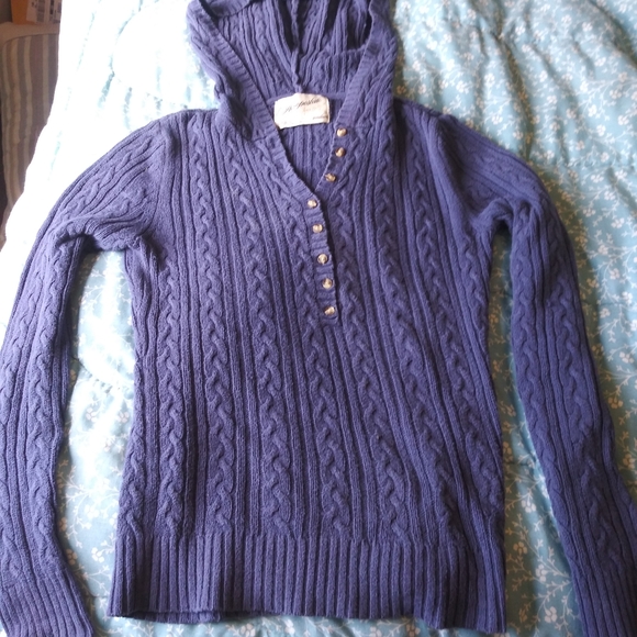 Hooded sweater - Picture 1 of 4